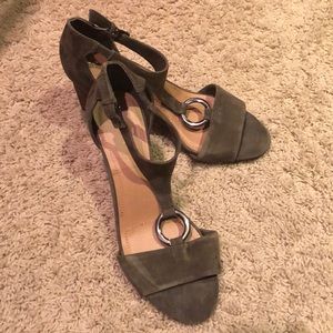 Tahari Heels